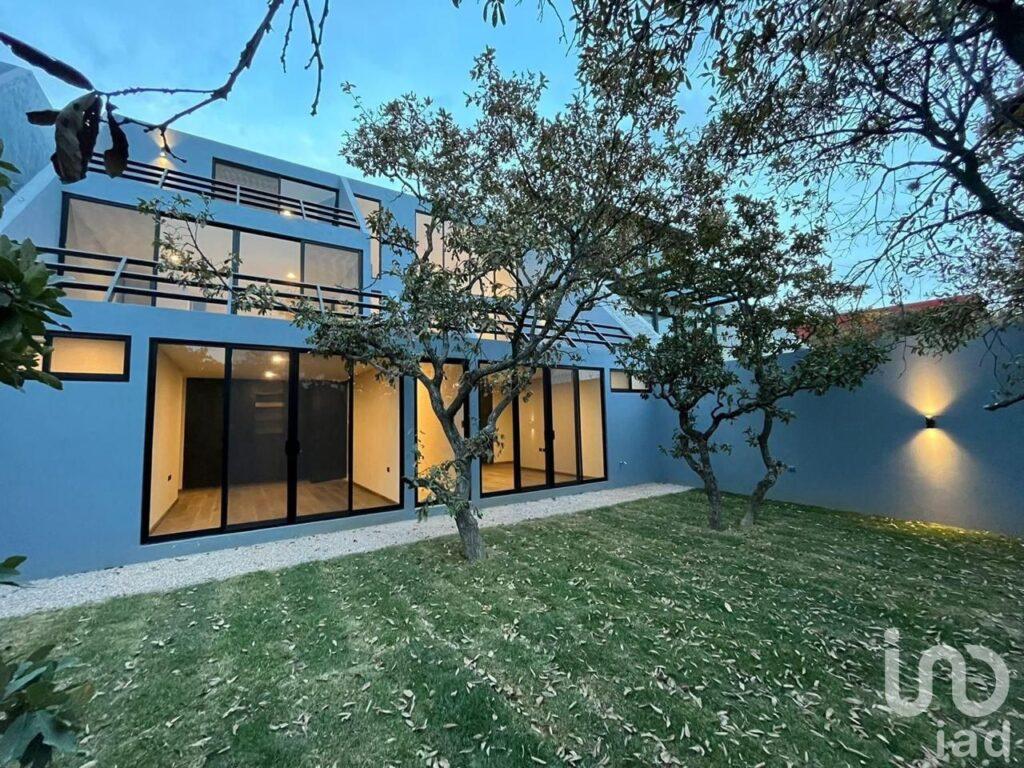 BOSQUES DE LAS LUCES HARAS Lomas Flor del Bosque, Puebla-México