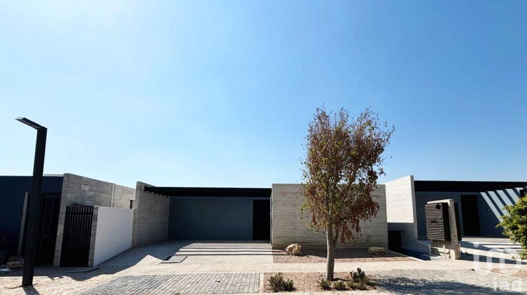 BOSQUES DE LAS LUCES HARAS Lomas Flor del Bosque, Puebla-México