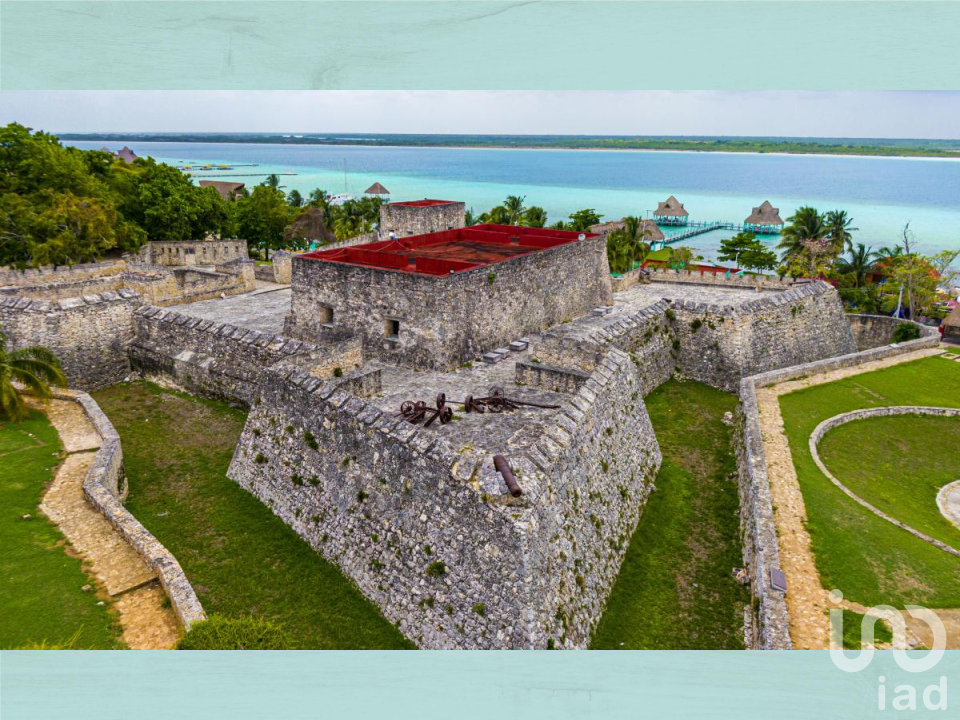 Terreno estratégico en Bacalar 10,000 m² 150 m de la laguna Uso mixto ideal para hotel o desarrollo