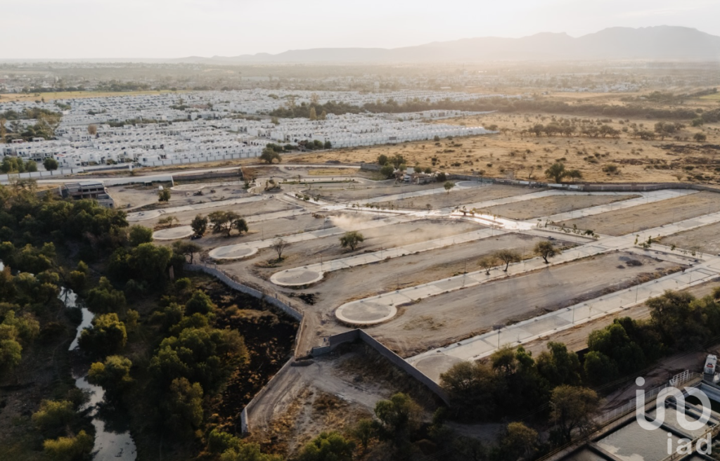 Terreno comercial en venta Bosque Central Aguascalientes Ags.