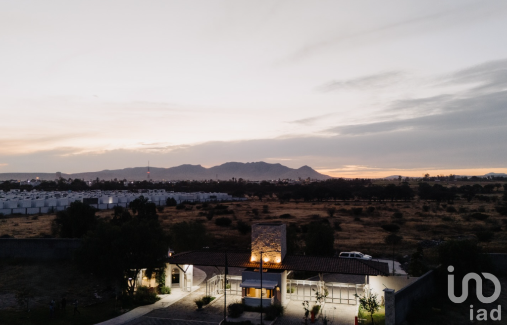 Terreno comercial en venta Bosque Central Aguascalientes Ags.