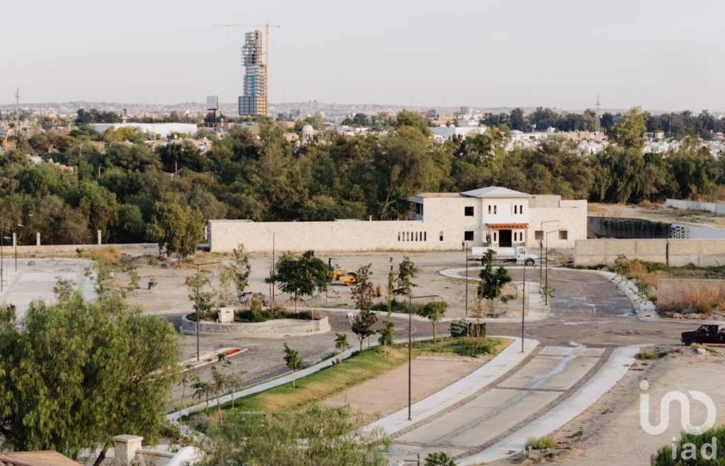 Terreno comercial en venta Bosque Central Aguascalientes Ags.