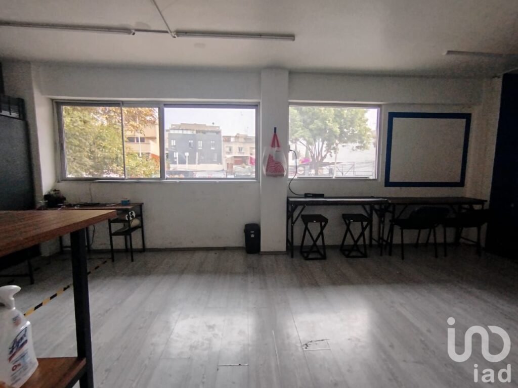 Oficina en reta, Escandón a una cuadra de plaza Metrópoli Patriotismo