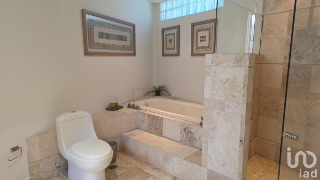 Amplia casa con alberca en Rancho Cortés