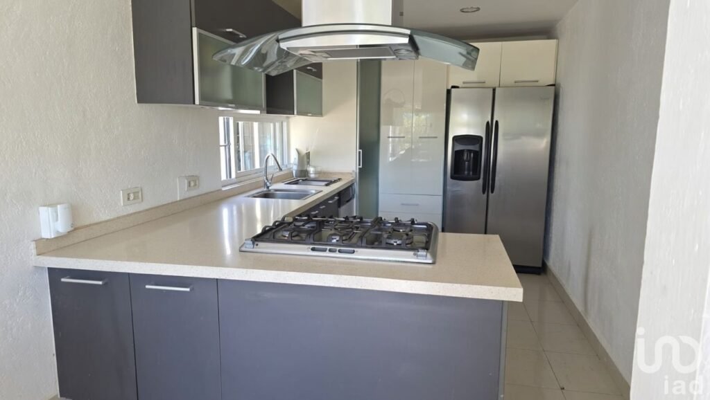 Amplia casa con alberca en Rancho Cortés