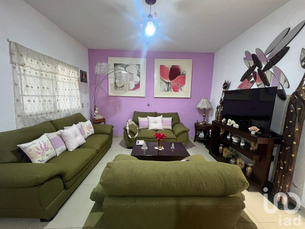 se vende casa en zona las juntitas tlaquepaque