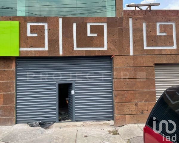 Accesoria comercial recién remodelada en renta sobre Avenida Toltecas, Tlalnepantla