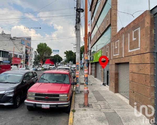 Accesoria comercial recién remodelada en renta sobre Avenida Toltecas, Tlalnepantla