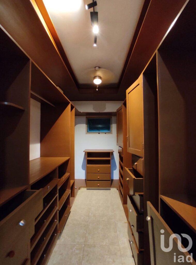 Casa en Venta en Jardines de Mérida 5 Recamaras y Alberca, Jardines de Merida $9,540,000 Yucatán