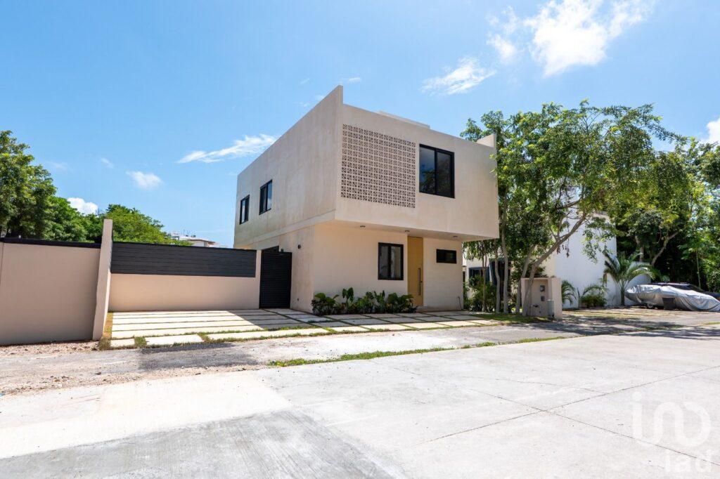 VENTA DE HERMOSAS CASAS 1 DE ENTREGA INMEDIATA Y 2 MAS EN CONSTRUCCIÓN EN ZONA RESIDENCIAL PREMIUN