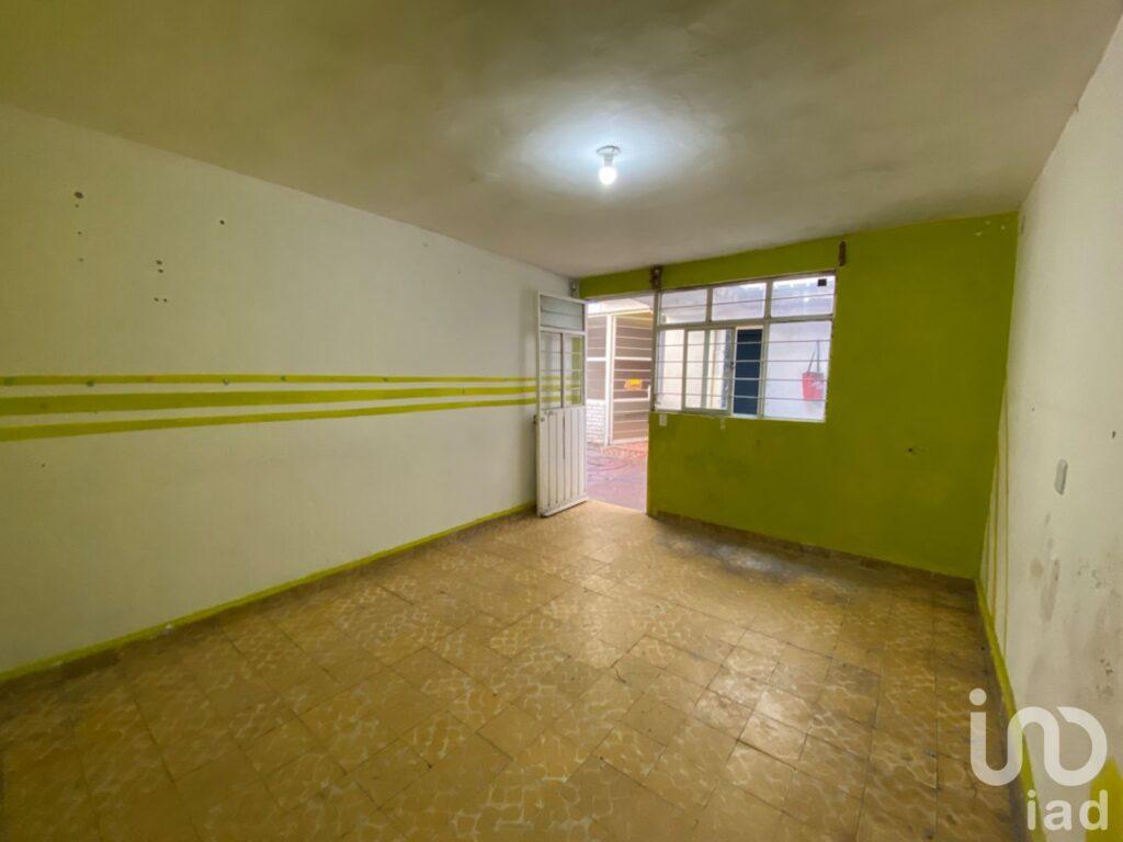 Casa para Inversión con Local Comercial