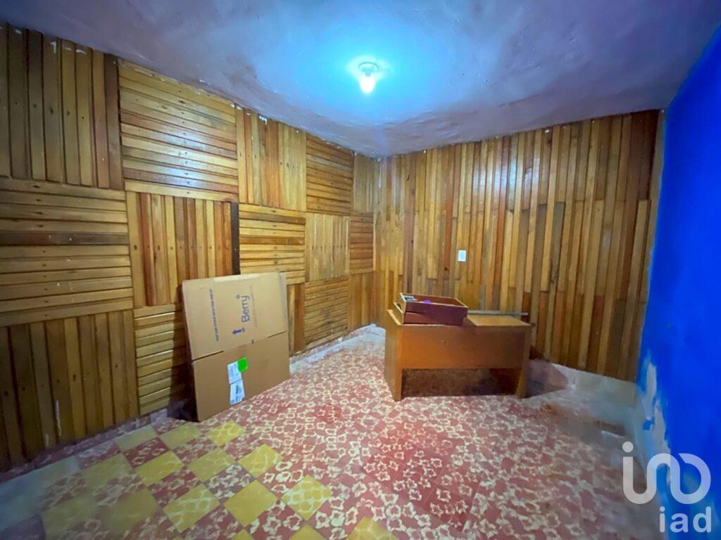 Casa para Inversión con Local Comercial