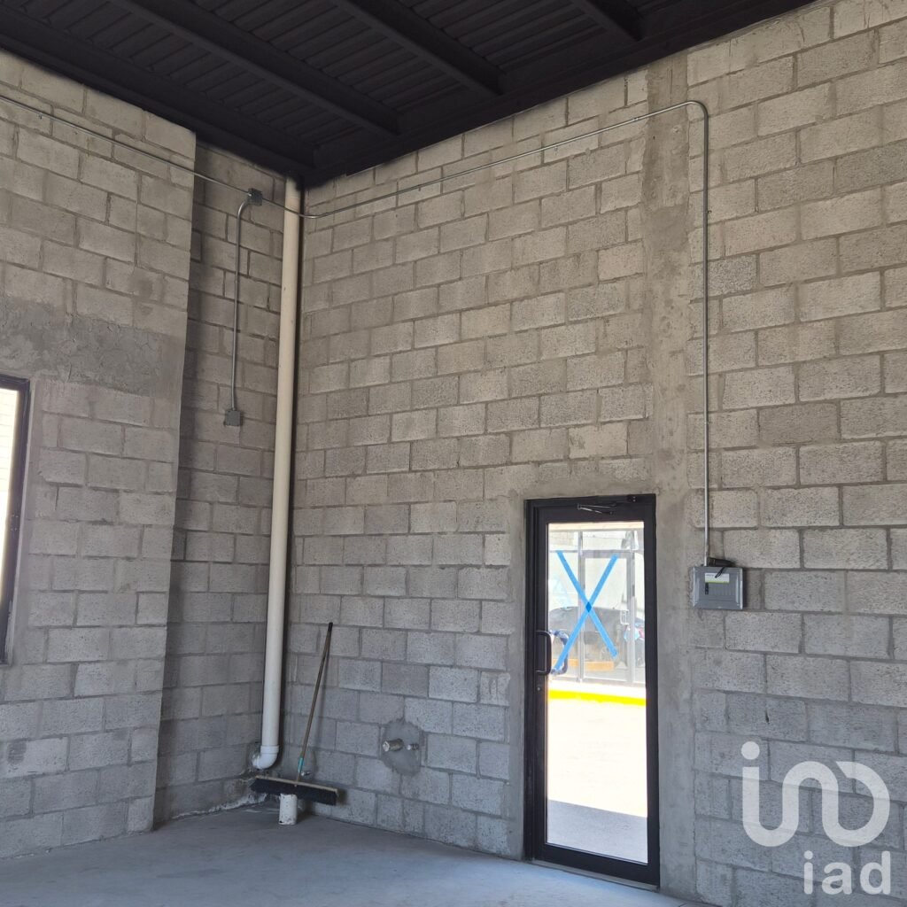 LOCAL EN RENTA BLVD OSCAR FLORES Y PLUTARCO ELIAS