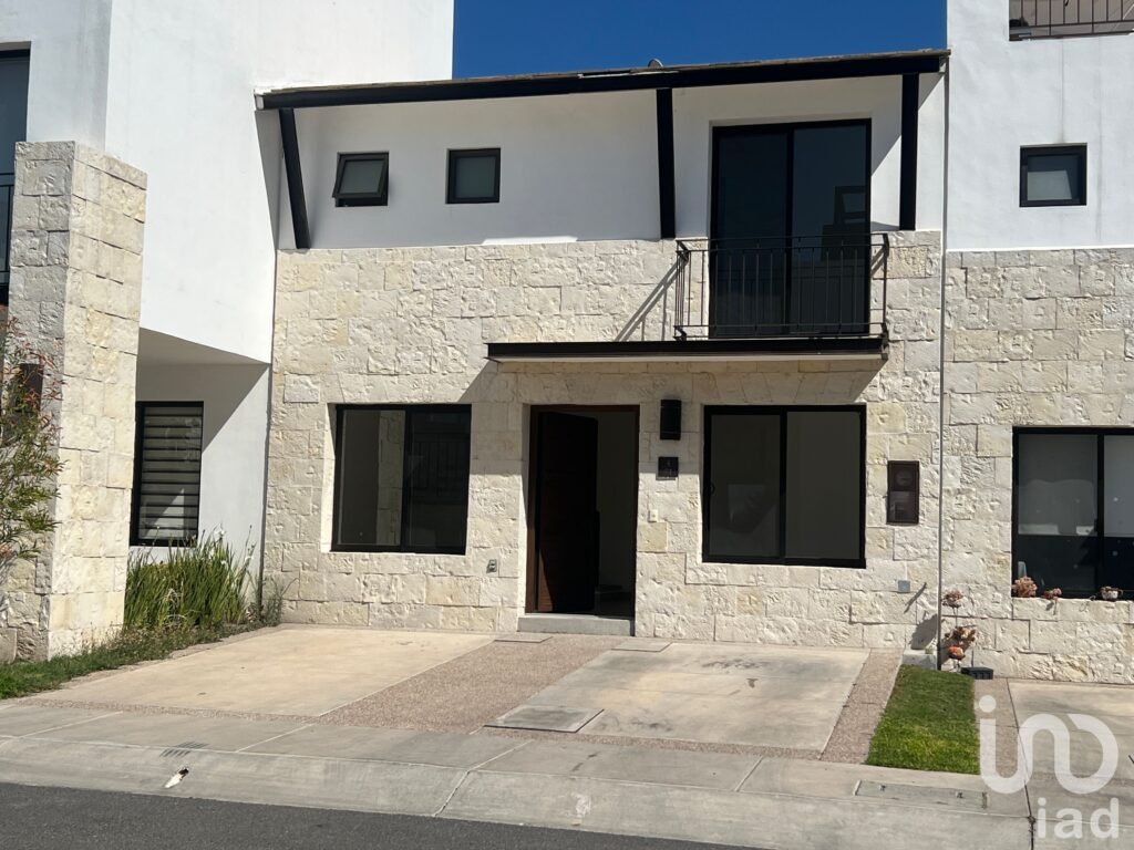 Casa en venta  Queretaro Torre de Piedra El Salitre