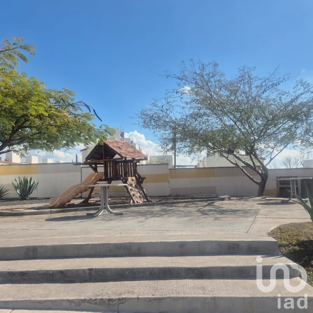 Casa en venta en avenida de la Cantera Ciudad del Sol Queretaro