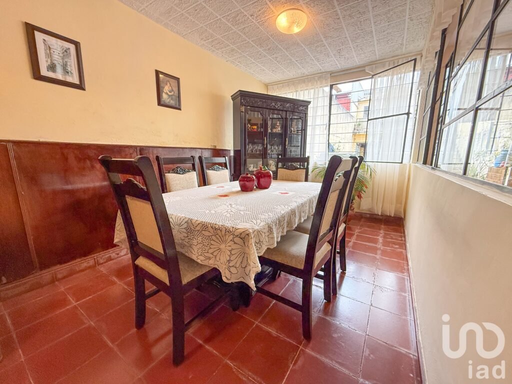 Casa en Venta de 4 recámaras en Xalapa, cerca de Facultad de Medicina y Secretaría de Finanzas