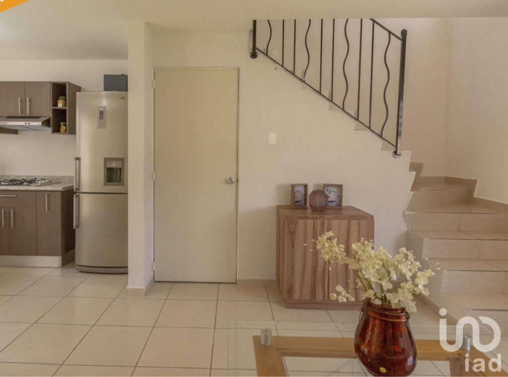 Casa en VENTA - NUEVA - 2 recamaras, patio posterior y cajón de estacionamiento.