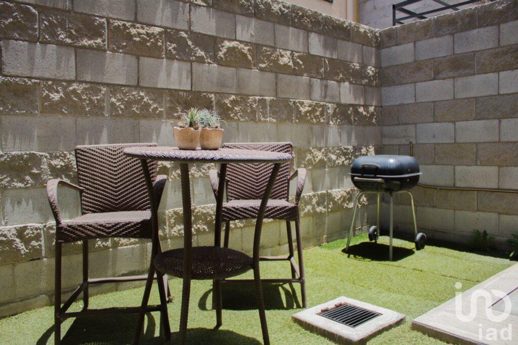 Casa en VENTA - NUEVA - 2 recamaras, patio posterior y cajón de estacionamiento.