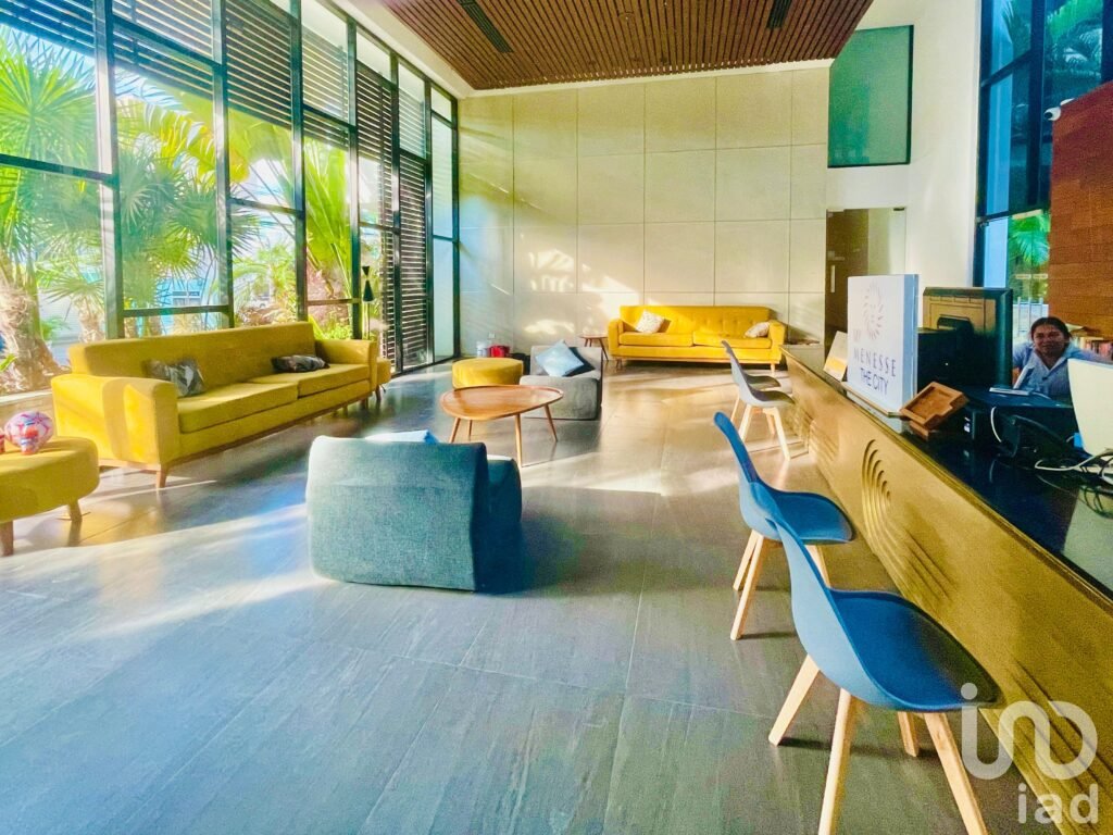 RENTA DEPARTAMENTO A PASOS DE PLAYA DEL CARMEN (amenidades tipo Resort)