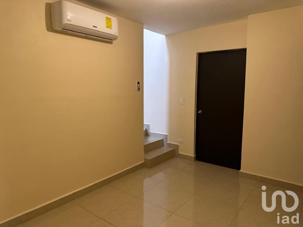 Casa en Renta 3 pisos en Gevora Residencial, Apodaca