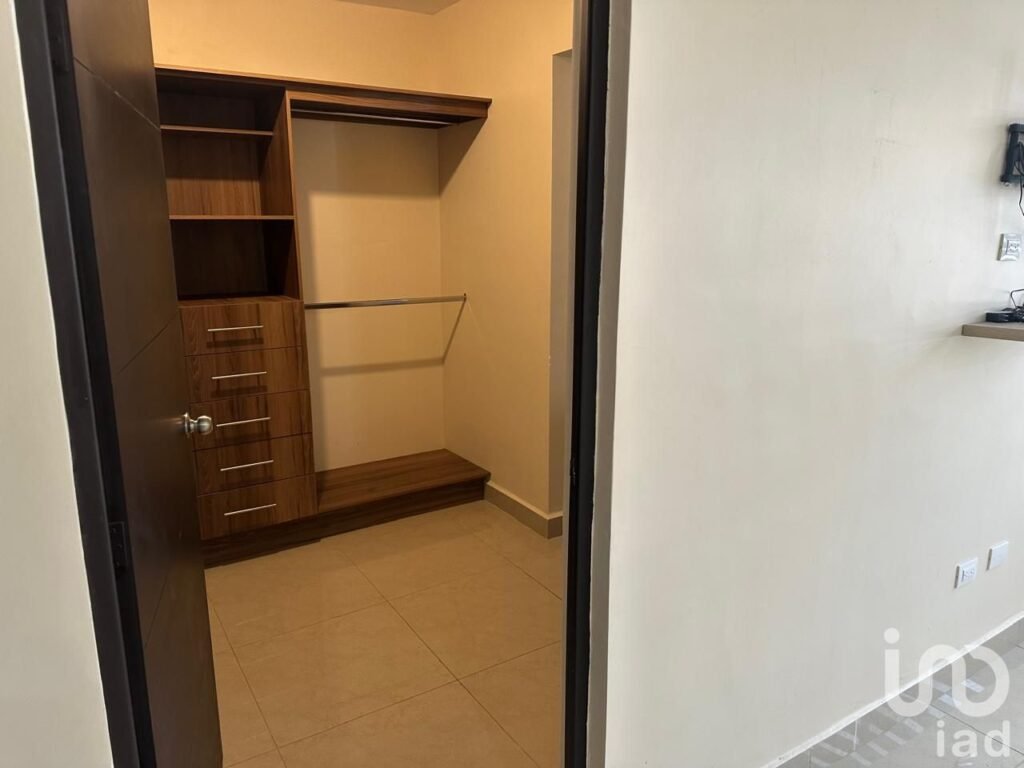 Casa en Renta 3 pisos en Gevora Residencial, Apodaca