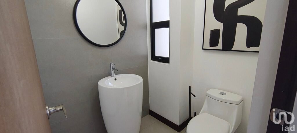 Casa en fraccionamiento privado cerca de Téc Milenio