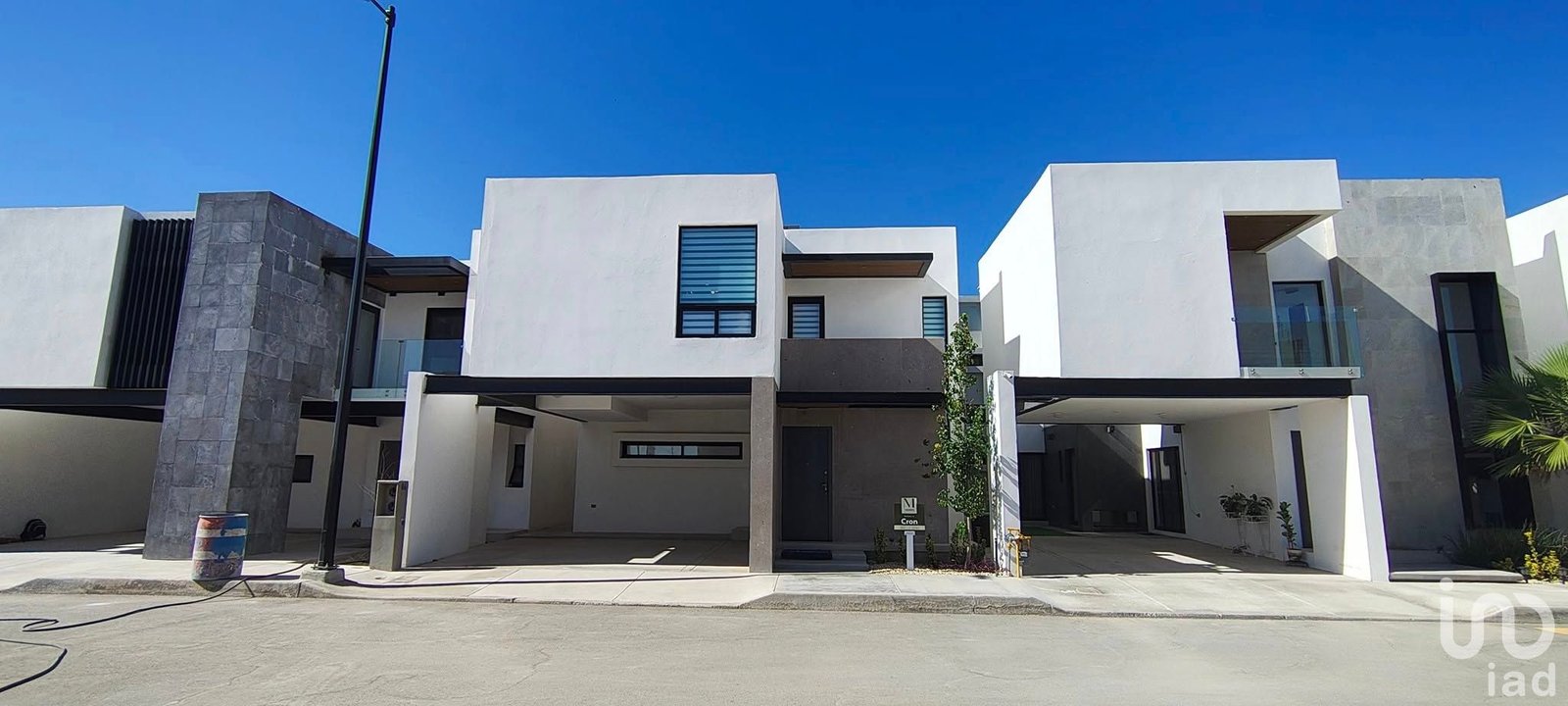 Casa en fraccionamiento privado cerca de Téc Milenio