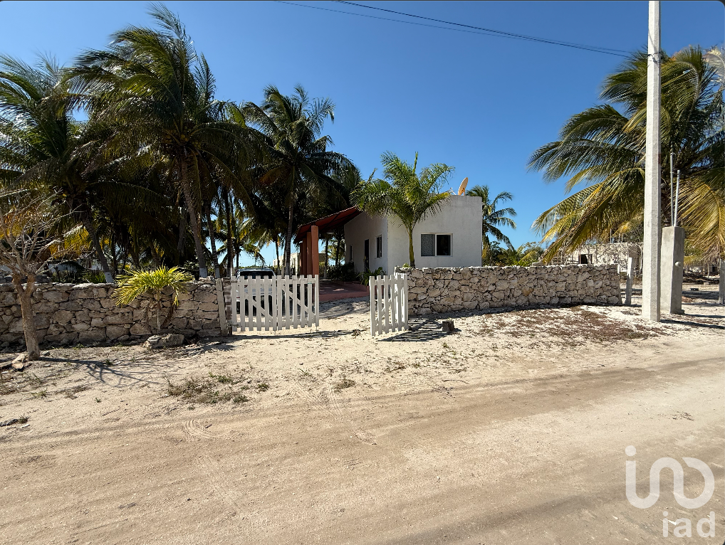 CASA EN VENTA EN TELCHAC PUERTO, YUCATAN