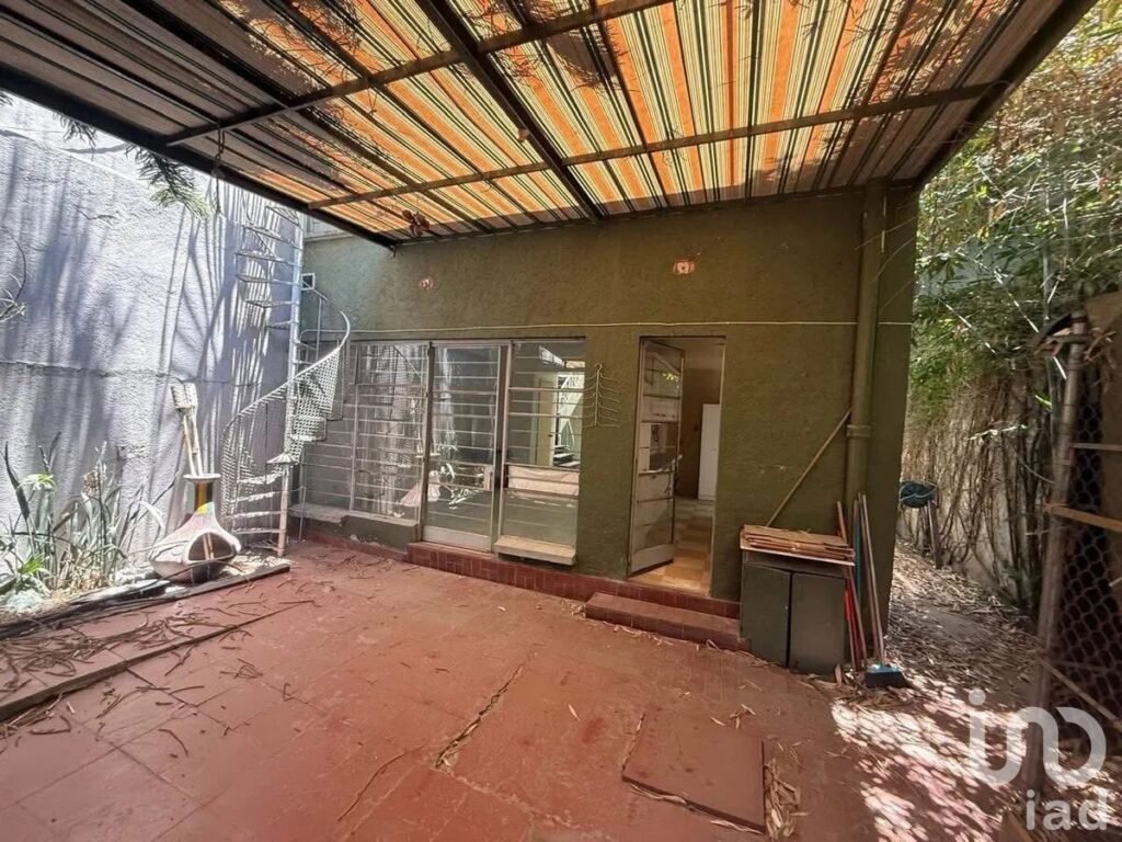 Casa para remodelar con uso de suelo y proyecto — Cuauhtémoc, CDMX