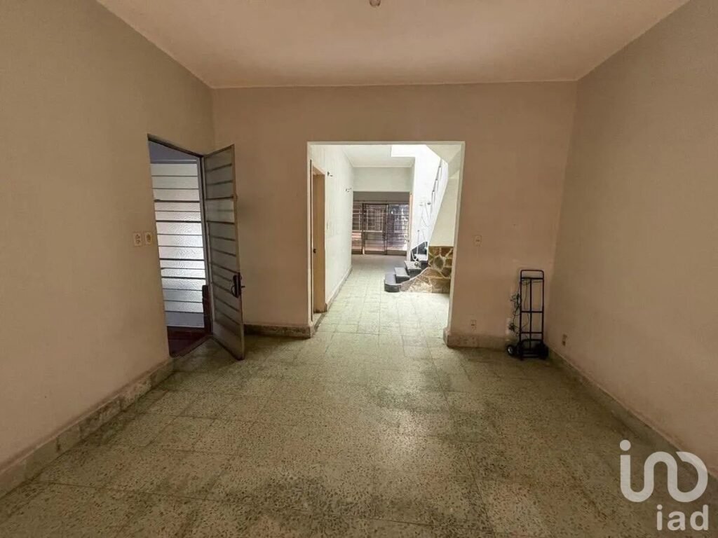 Casa para remodelar con uso de suelo y proyecto — Cuauhtémoc, CDMX