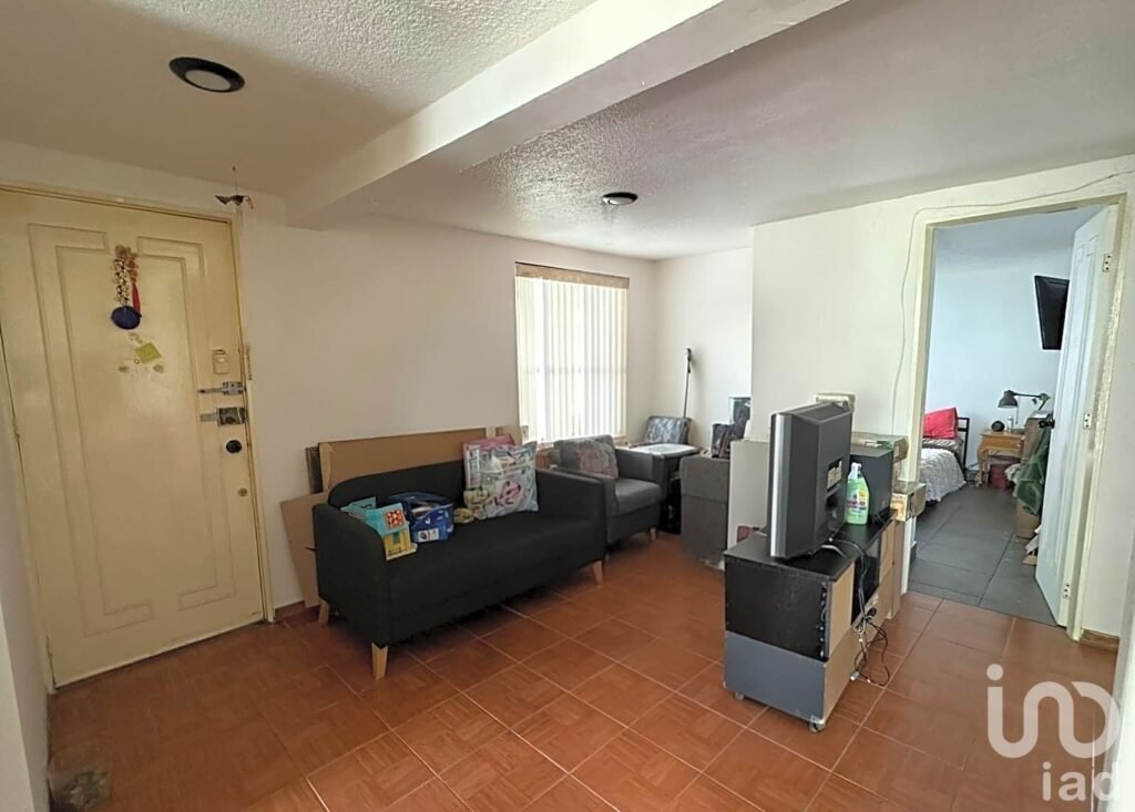 DEPARTAMENTO EN SAN SIMÓN REMODELADO Y EN PISO SUPERIOR