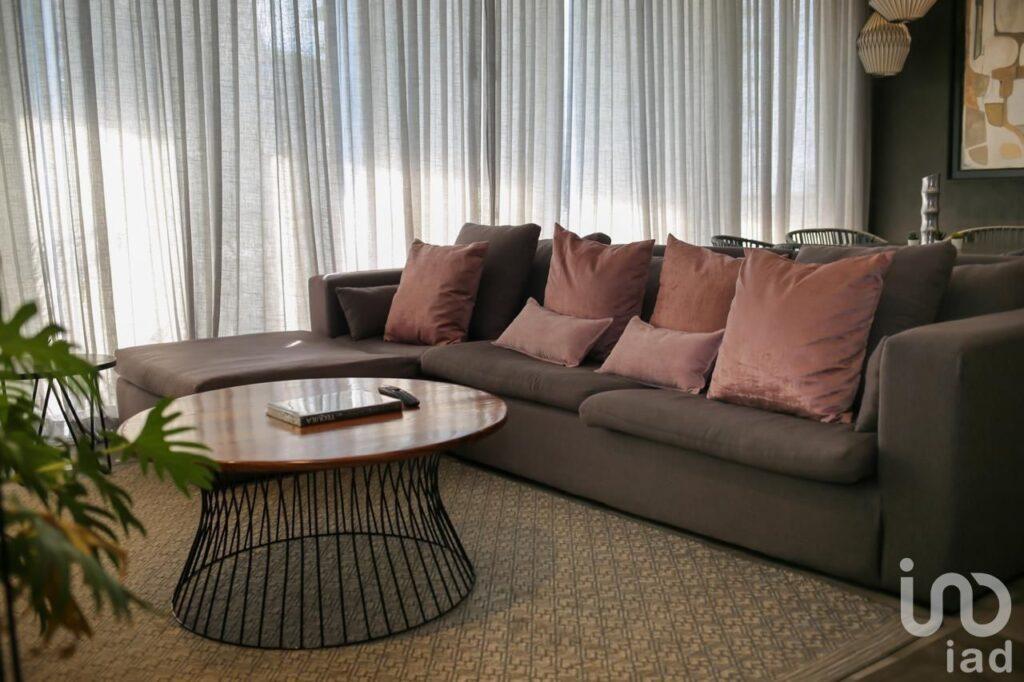 SE VENDE Departamento de lujo amueblado y equipado, listo para habitar en Valle Real