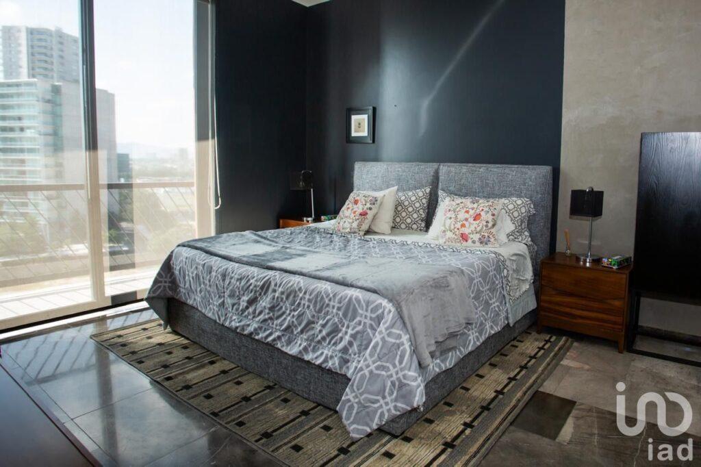 SE VENDE Departamento de lujo amueblado y equipado, listo para habitar en Valle Real