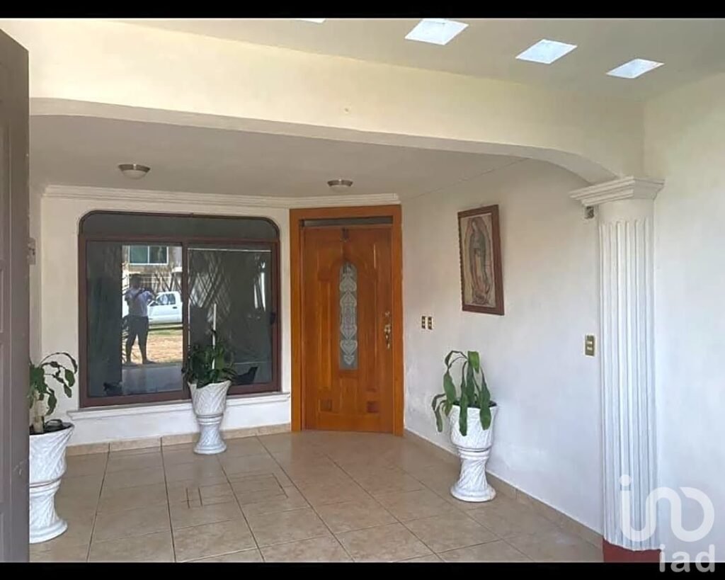 Casa en venta Pátzcuaro, Fracc. Llano de la Viregen (cerca de la central camionera)