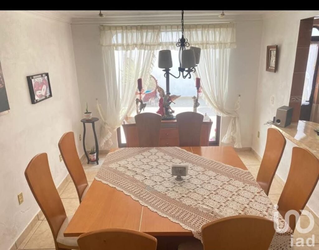 Casa en venta Pátzcuaro, Fracc. Llano de la Viregen (cerca de la central camionera)