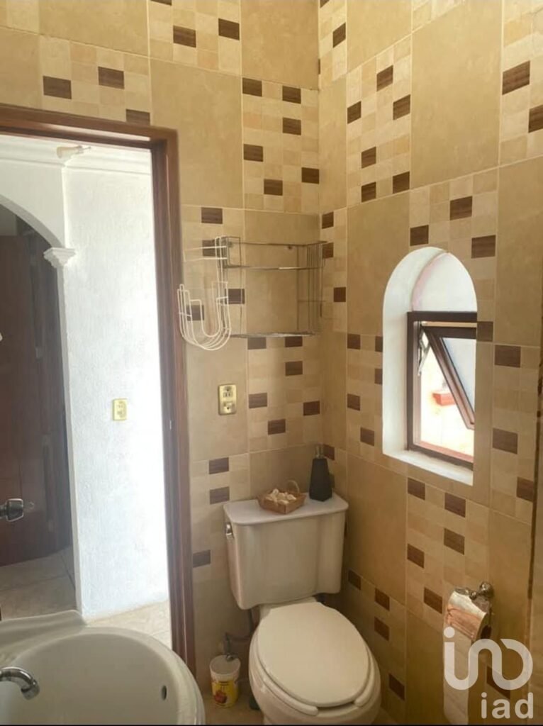 Casa en venta Pátzcuaro, Fracc. Llano de la Viregen (cerca de la central camionera)