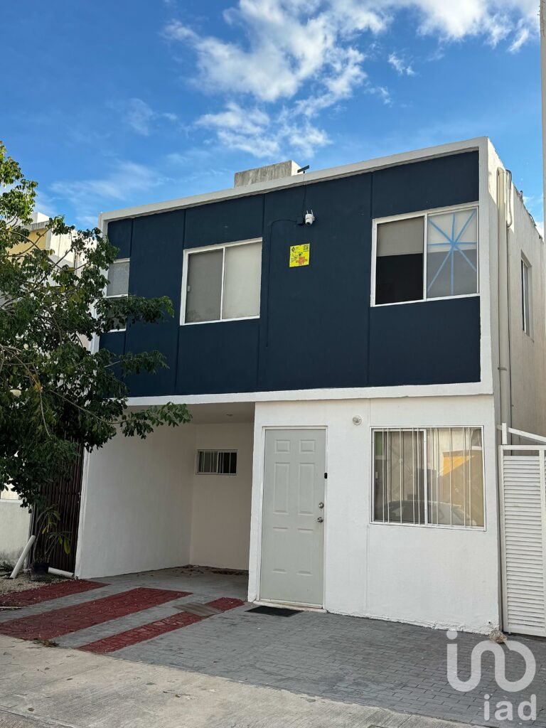 Venta de casa en GRAN CALZADA II a 7 cerca de aeropuerto.