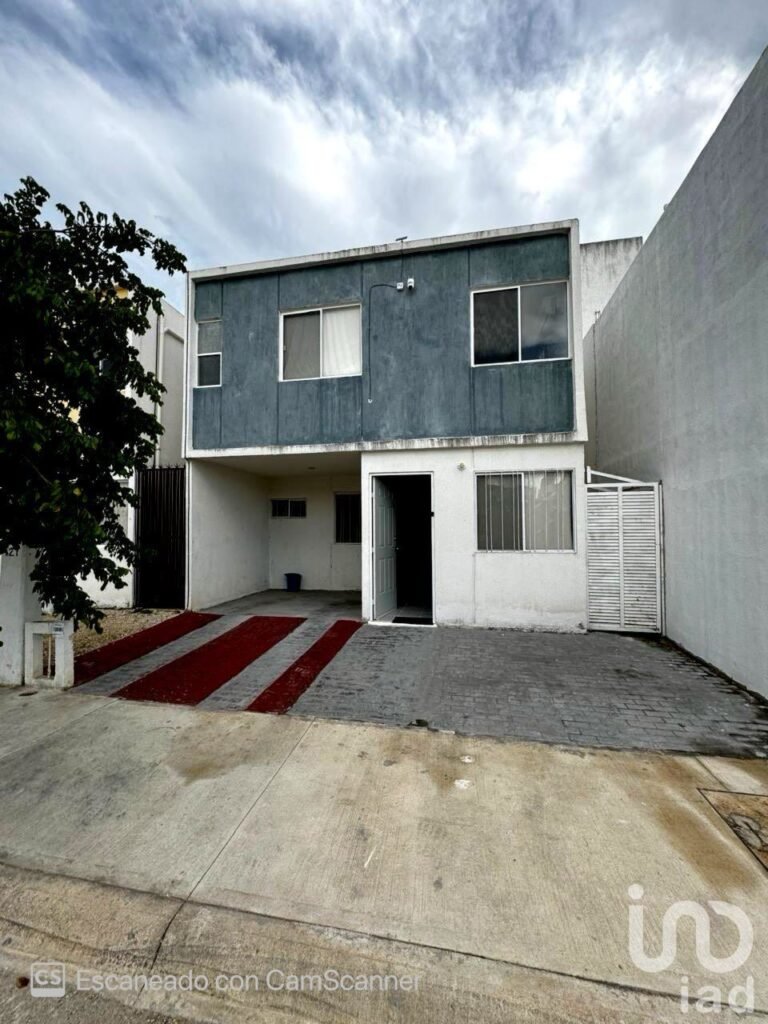 Venta de casa en GRAN CALZADA II a 7 cerca de aeropuerto.