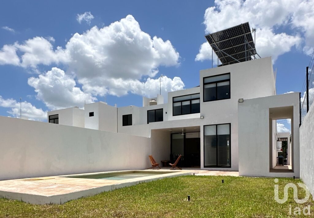 Residencia equipada en Dzityá con piscina y energía solar