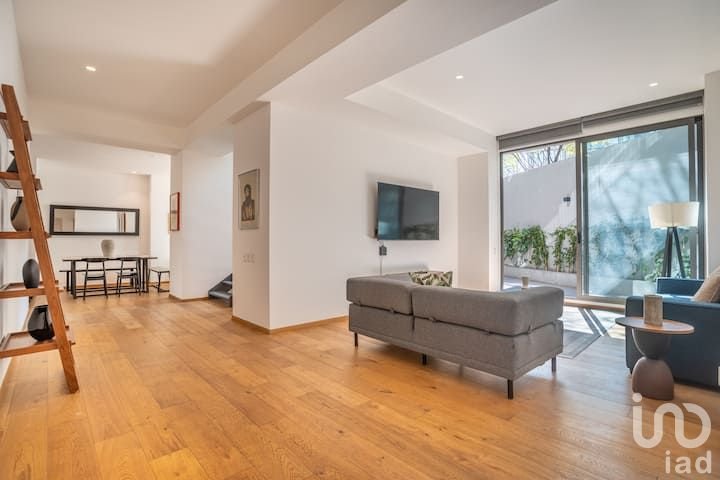 Espacioso Depa de 2 pisos en Colonia Condesa. Oportunidad de negocio