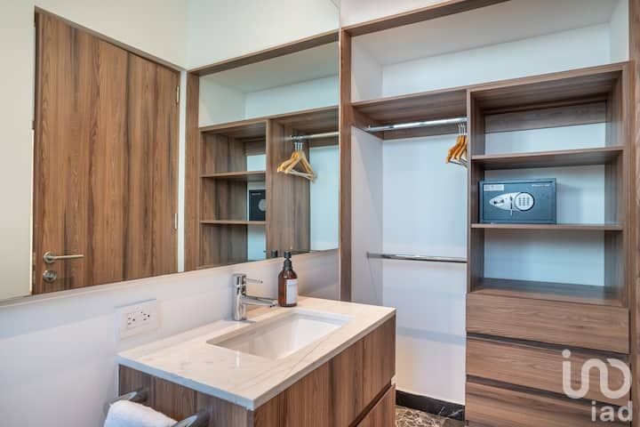 Espacioso Depa de 2 pisos en Colonia Condesa. Oportunidad de negocio