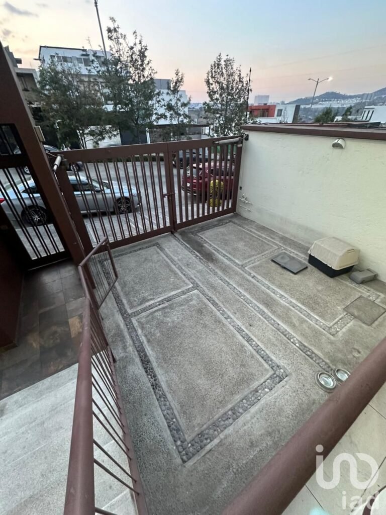 CASA EN VENTA EN LA SEXTA SECCION DE LOMAS VERDES, NAUCALPAN