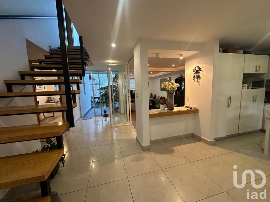 CASA EN VENTA EN LA SEXTA SECCION DE LOMAS VERDES, NAUCALPAN