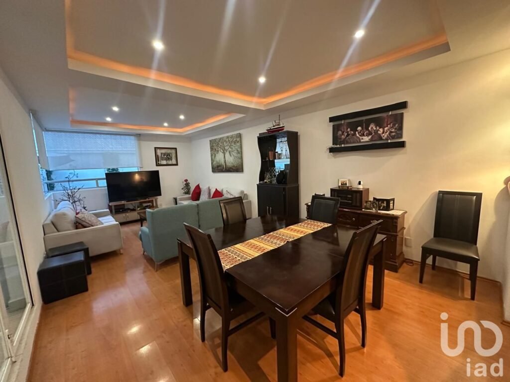 CASA EN VENTA EN LA SEXTA SECCION DE LOMAS VERDES, NAUCALPAN