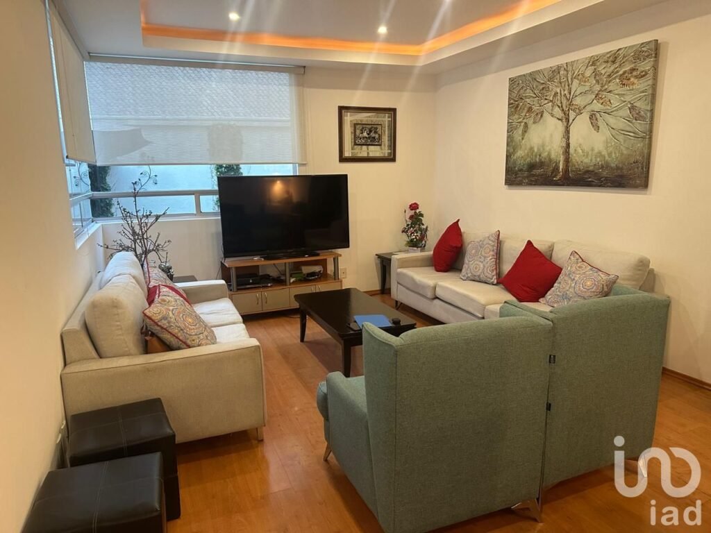 CASA EN VENTA EN LA SEXTA SECCION DE LOMAS VERDES, NAUCALPAN