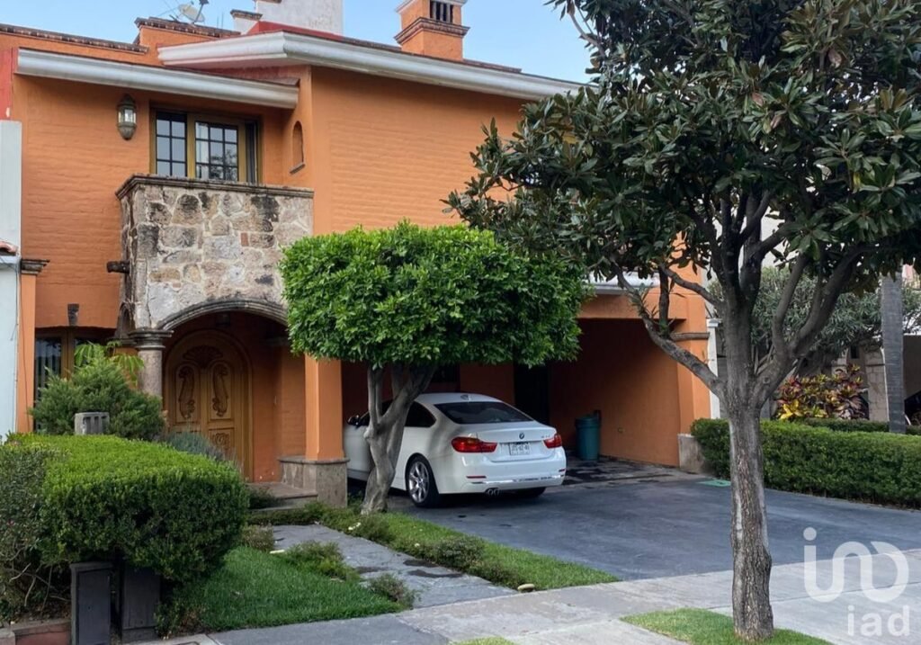 Casa en Venta en Country Club Coto privado, Guadalajara, Jalisco.