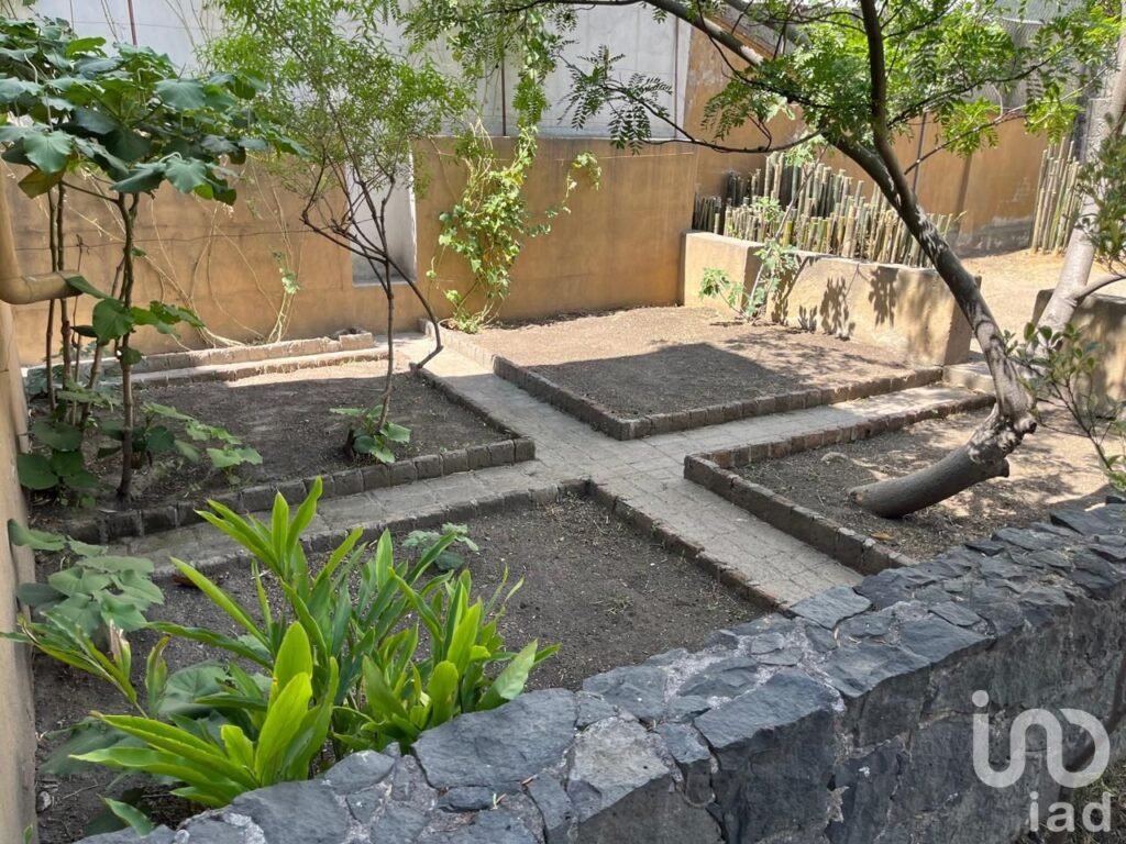 Oportunidad de casa en venta en Mixcoac para desarrollar departamentos