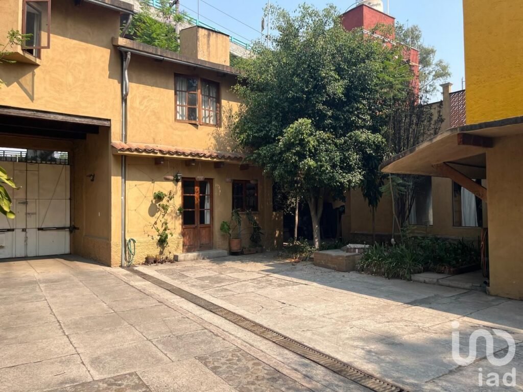 Oportunidad de casa en venta en Mixcoac para desarrollar departamentos