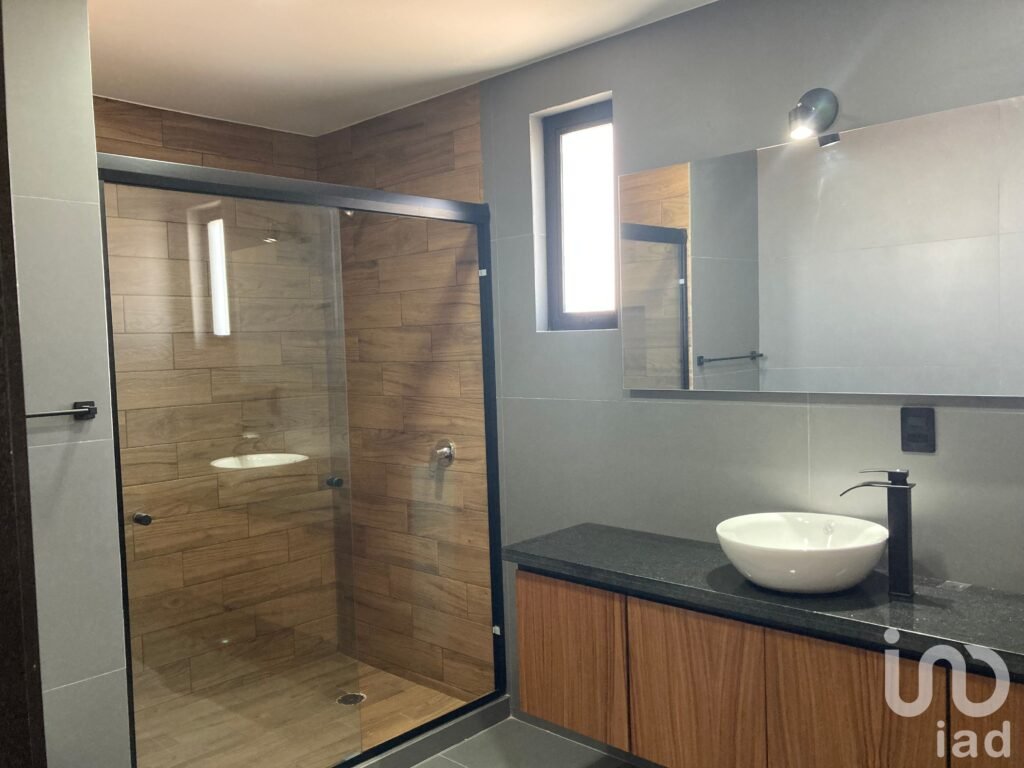 Casa de 3 niveles en zona residencial segura con amenidades Premium, zona TOP de Pachuca, Hidalgo