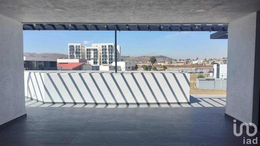 Casa Nueva de Lujo de 3 pisos en Parque Volcanes, Lomas de Angelopolis